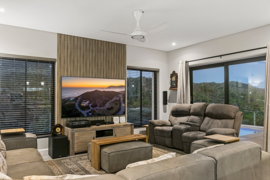 3 Bedroom Property for Sale in Myoli Beach Western Cape